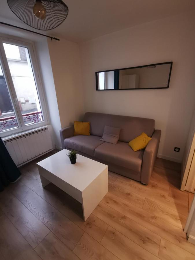 Appartement Au Coeur De La Ville De Таверни Екстериор снимка
