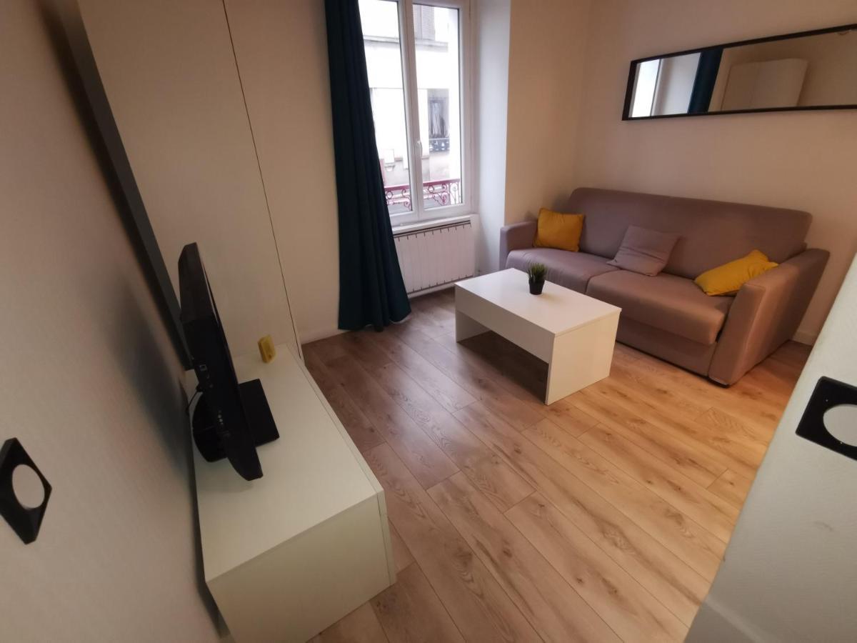 Appartement Au Coeur De La Ville De Таверни Екстериор снимка