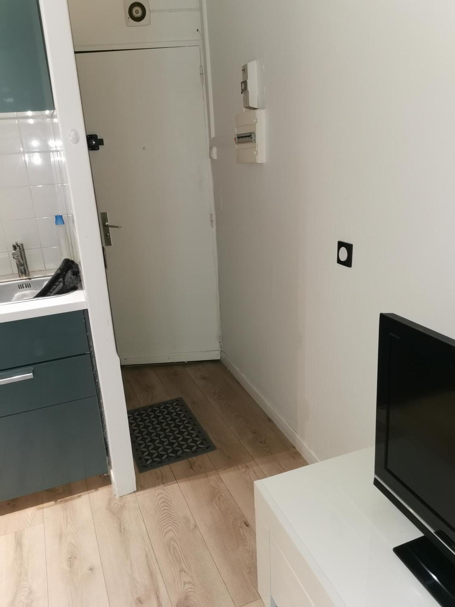 Appartement Au Coeur De La Ville De Таверни Екстериор снимка