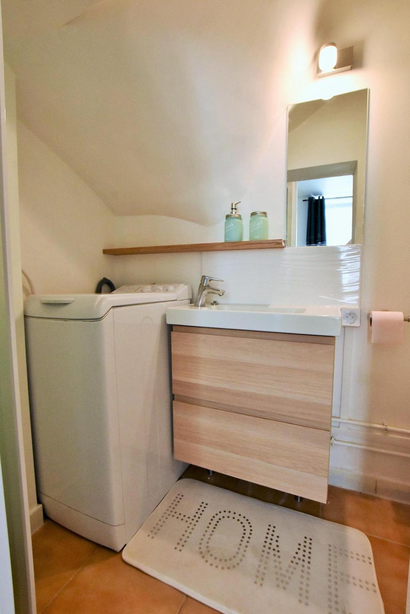Appartement Au Coeur De La Ville De Таверни Екстериор снимка